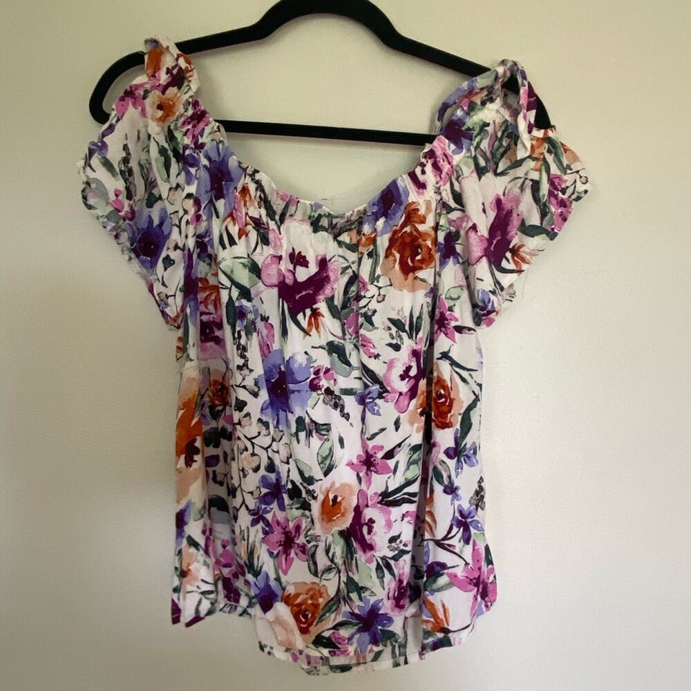 Off Shoulder Floral Top Size Medium